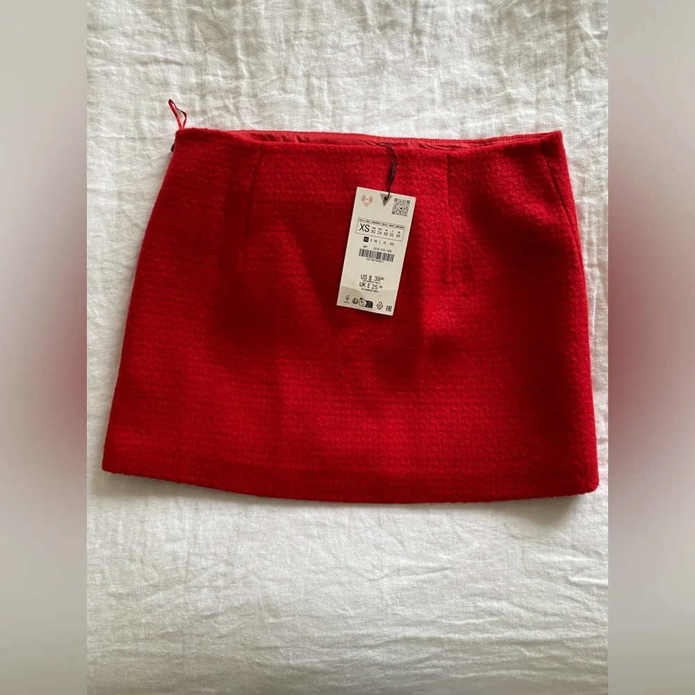Red Textured Zara Skirt- BNWT- Size XS - Picture 8 of 11
